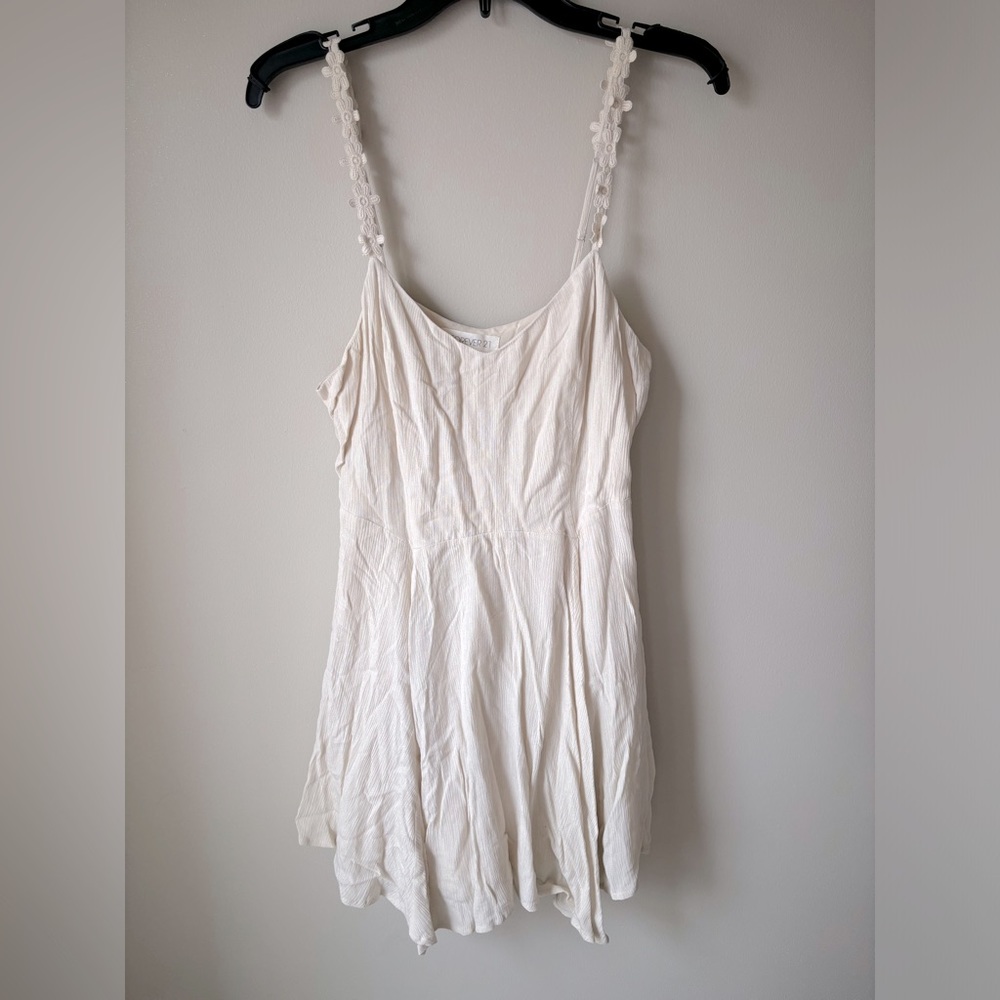 Brand new w/tags! Boho, flowy mini sundress. Forever 21, size large. So cute!